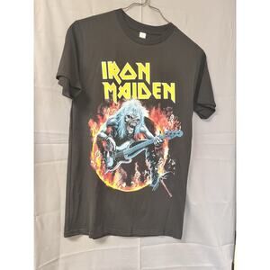 Iron Maiden T-Shirt featuring the "Fear Live Flames" design Size Small BR2062